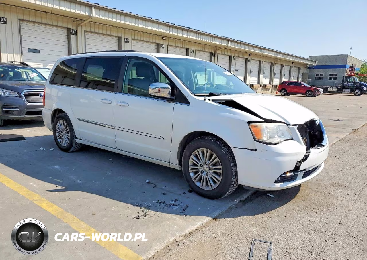 2015 Chrysler Town & Country Touring L VIN:2C4RC1CG3FR582316 - 4