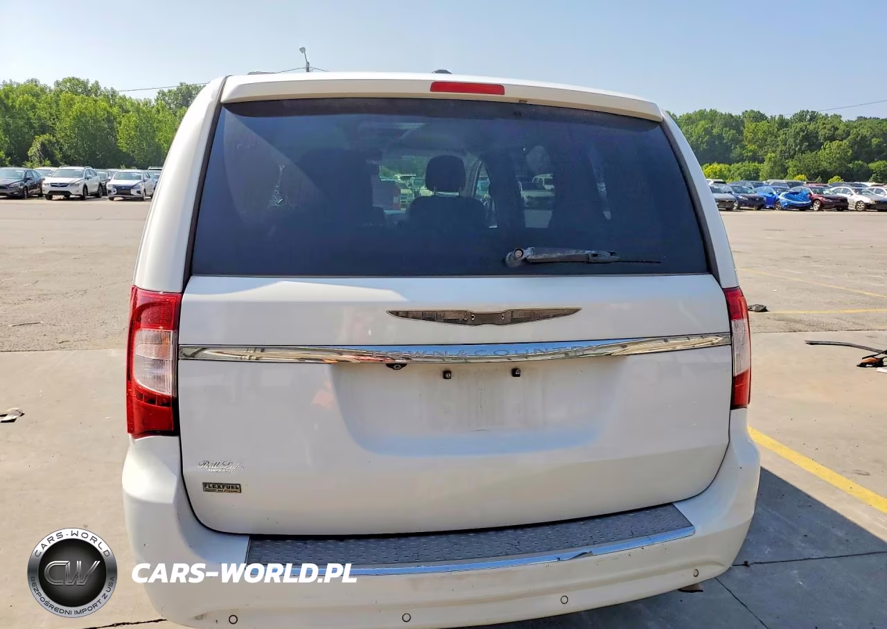 2015 Chrysler Town & Country Touring L VIN:2C4RC1CG3FR582316 - 6