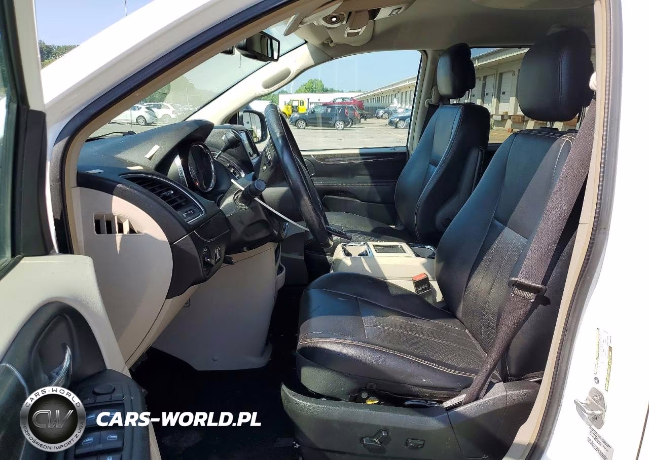 2015 Chrysler Town & Country Touring L VIN:2C4RC1CG3FR582316 - 7