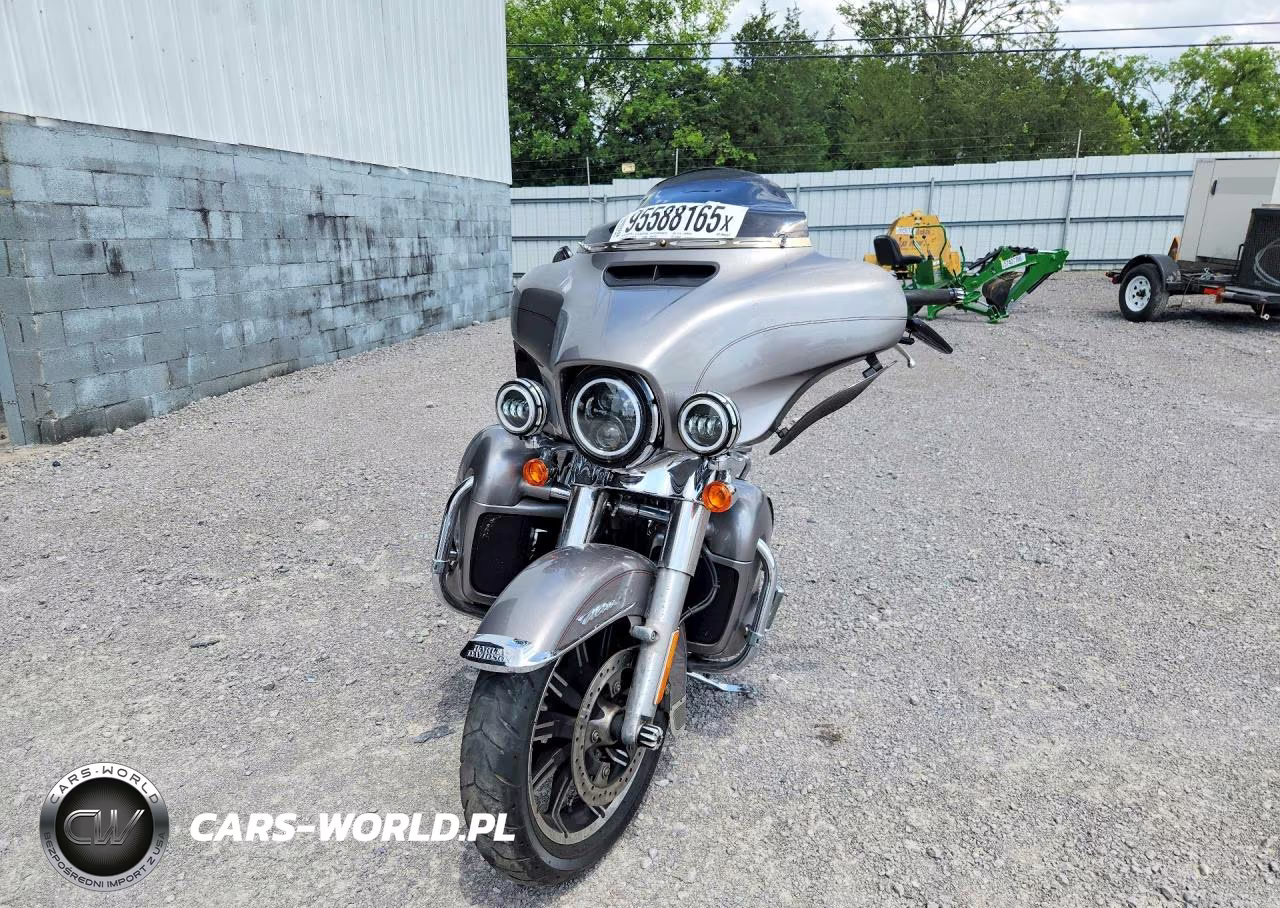 2017 Harley-Davidson Flhtcu Ultra Classic Electra Glide VIN:1HD1FCC17HB633568 - 2