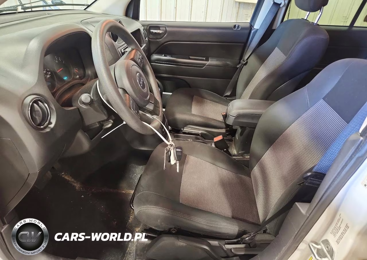 2012 Jeep Compass Sport VIN:1C4NJDBB0CD612446 - 7