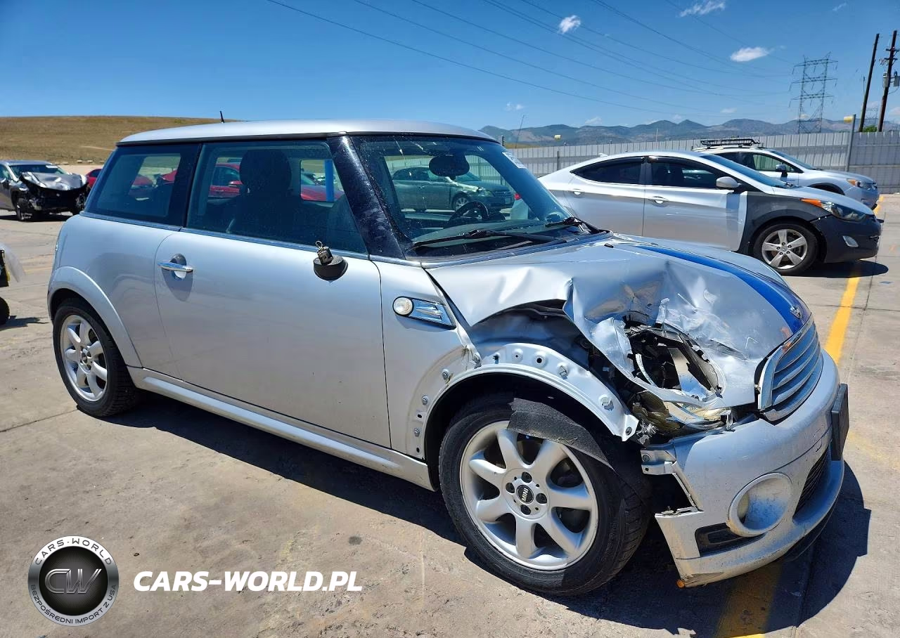 2010 Mini Cooper VIN:WMWMF3C51ATZ28096 - 4
