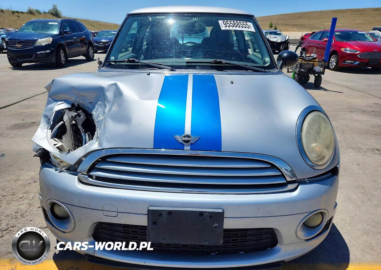 2010 Mini Cooper VIN:WMWMF3C51ATZ28096 - 5
