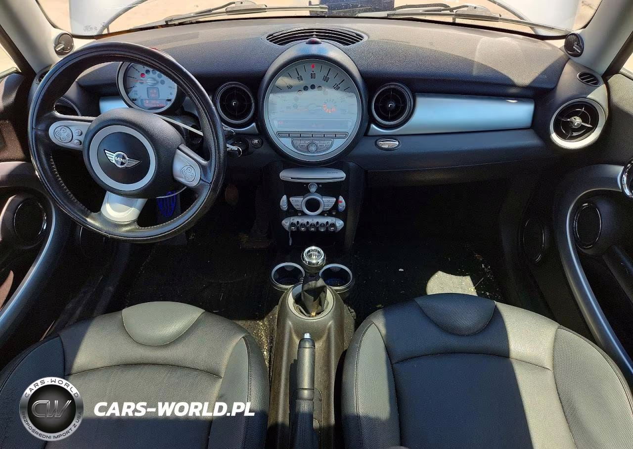 2010 Mini Cooper VIN:WMWMF3C51ATZ28096 - 8