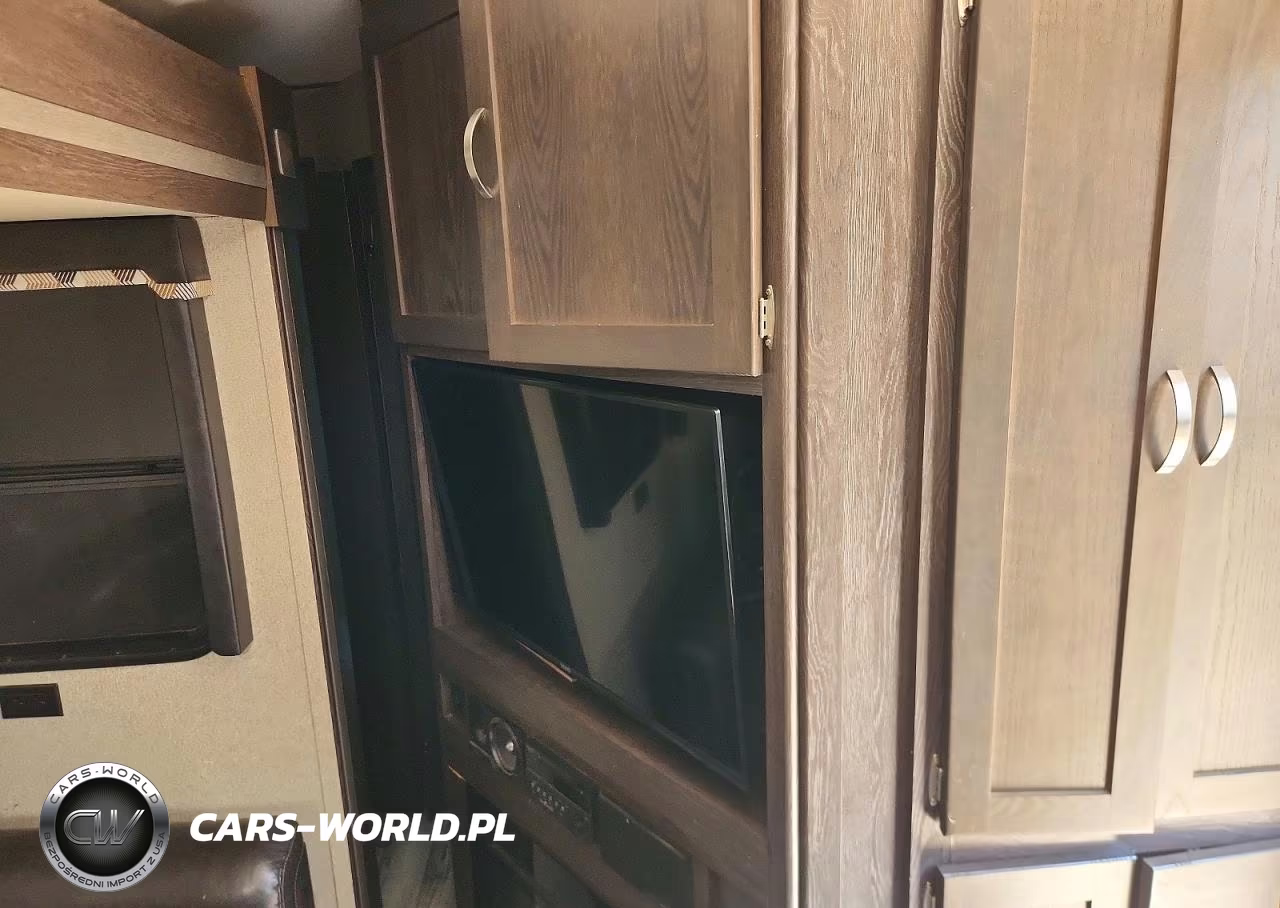 2019 Keystone Outback Camper VIN:4YDT3352XKB450789 - 5