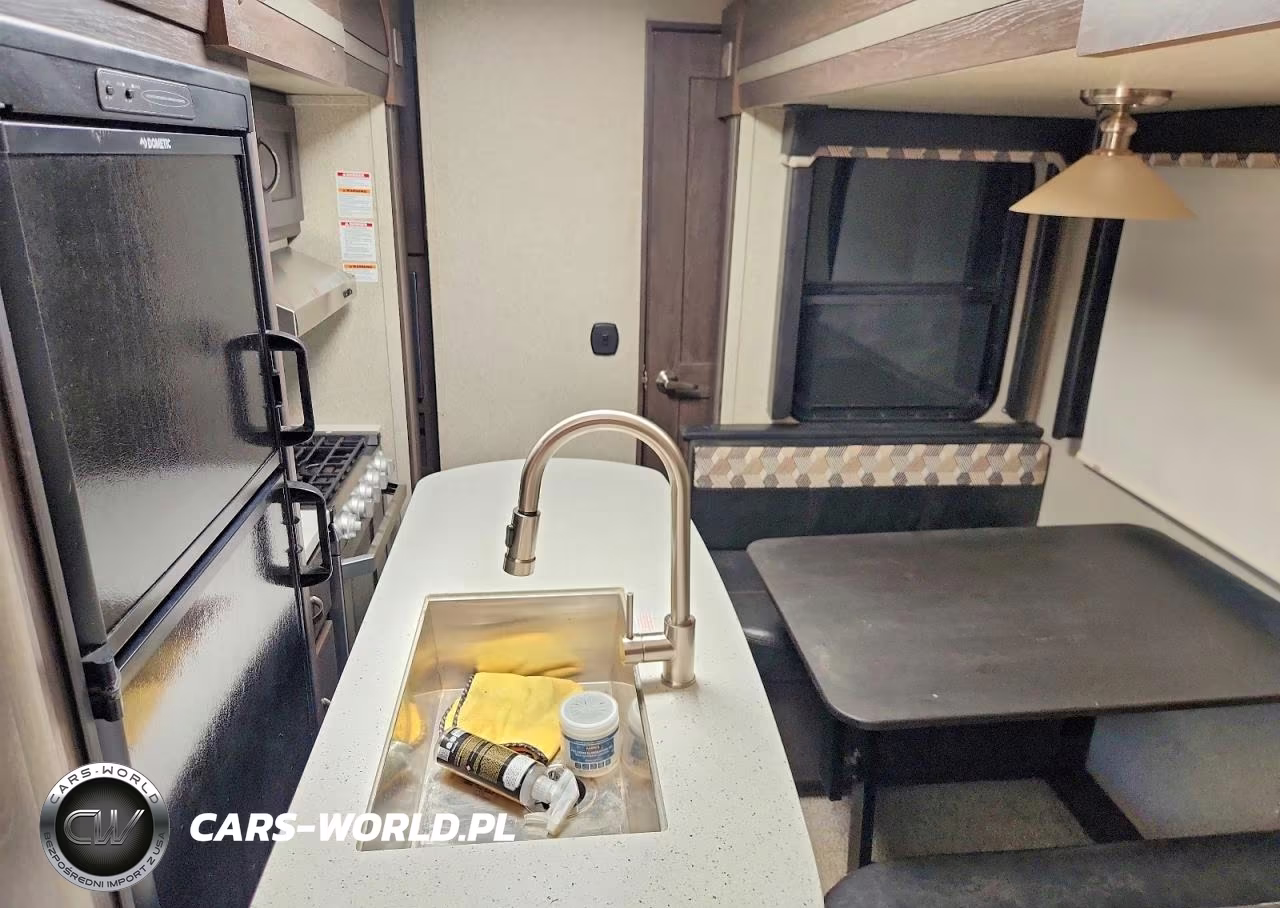 2019 Keystone Outback Camper VIN:4YDT3352XKB450789 - 6