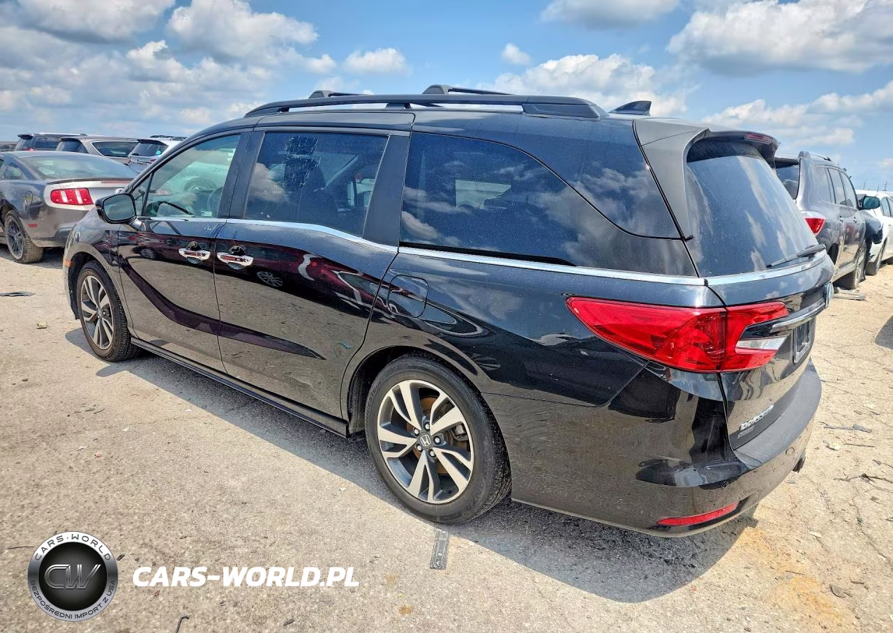 2022 Honda Odyssey Touring VIN:5FNRL6H81NB010573 - 2