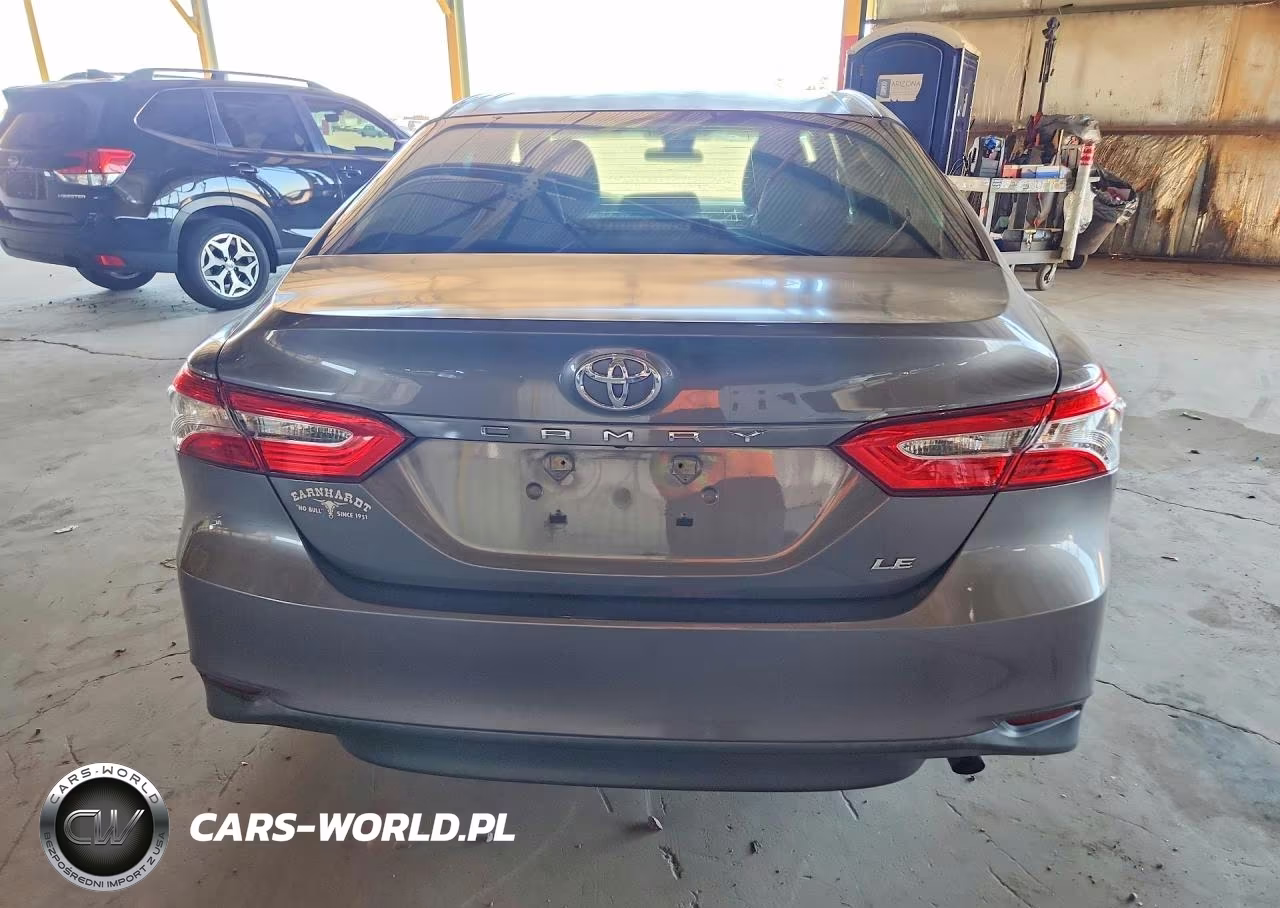 2018 Toyota Camry Le VIN:4T1B11HK0JU101739 - 6