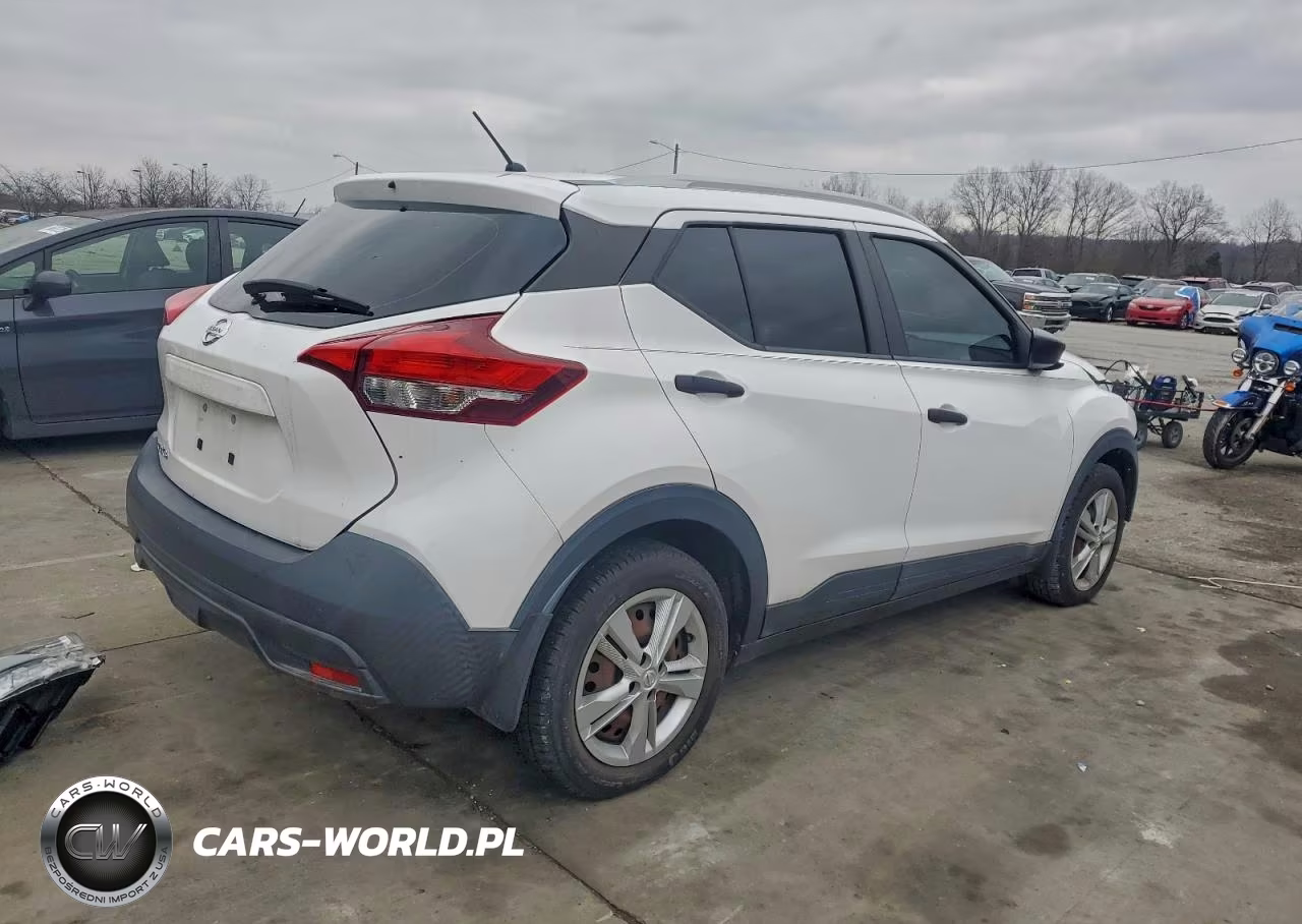 2019 Nissan Kicks S VIN:3N1CP5CU0KL565121 - 3