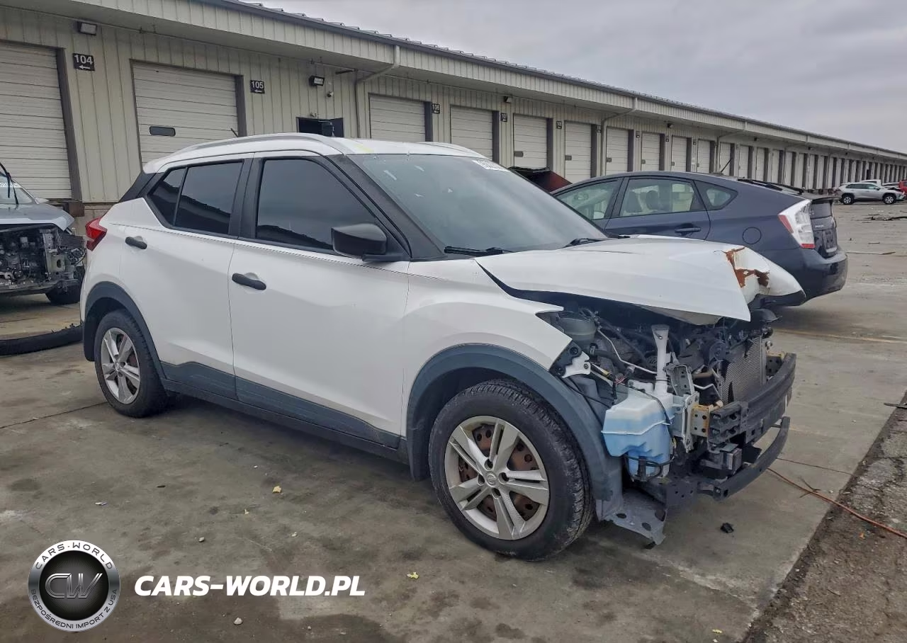 2019 Nissan Kicks S VIN:3N1CP5CU0KL565121 - 4