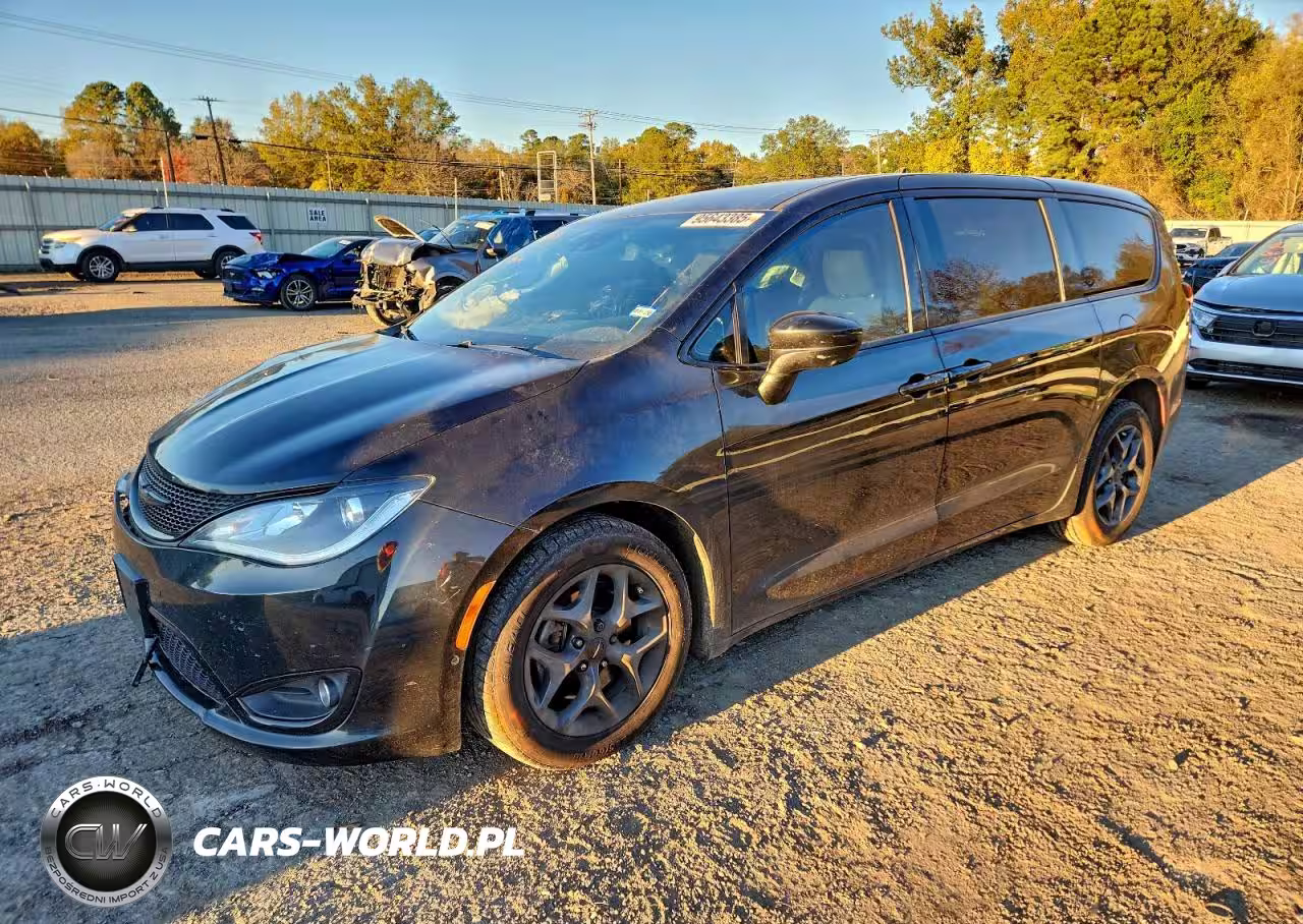 2020 Chrysler Pacifica Touring