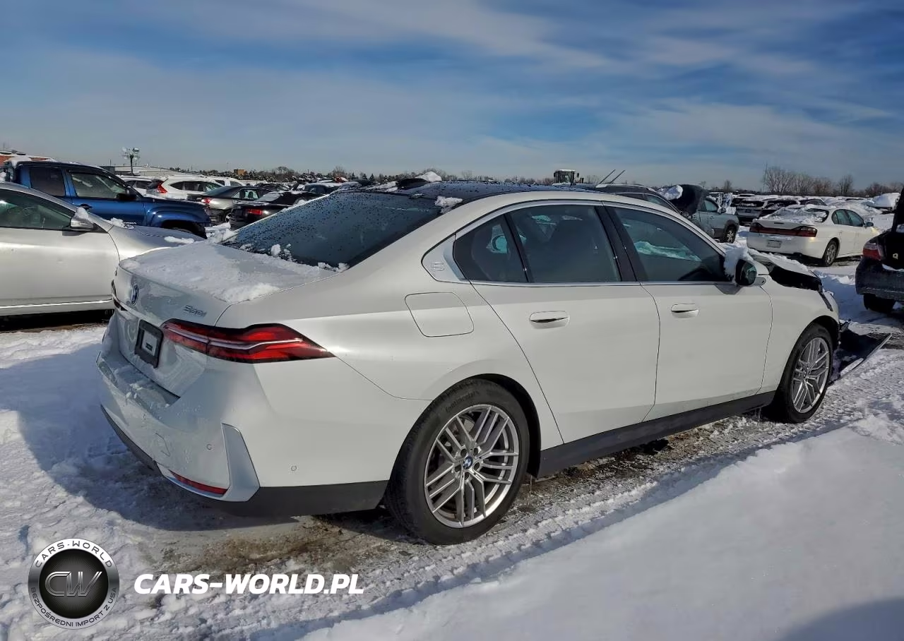 2024 BMW 530 Xi VIN:WBA53FJ05RCR89632 - 3