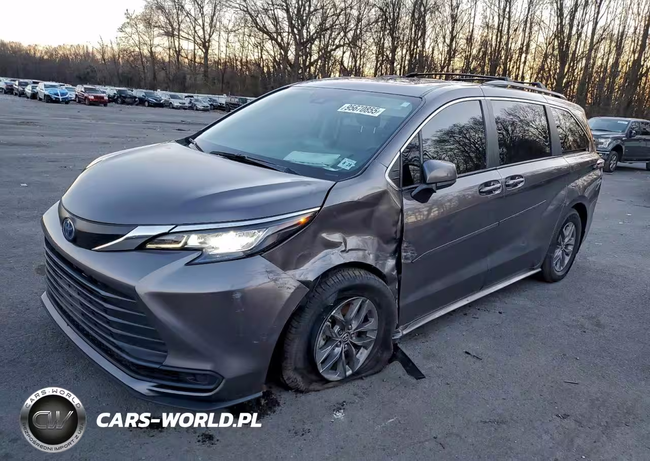 2023 Toyota Sienna Le