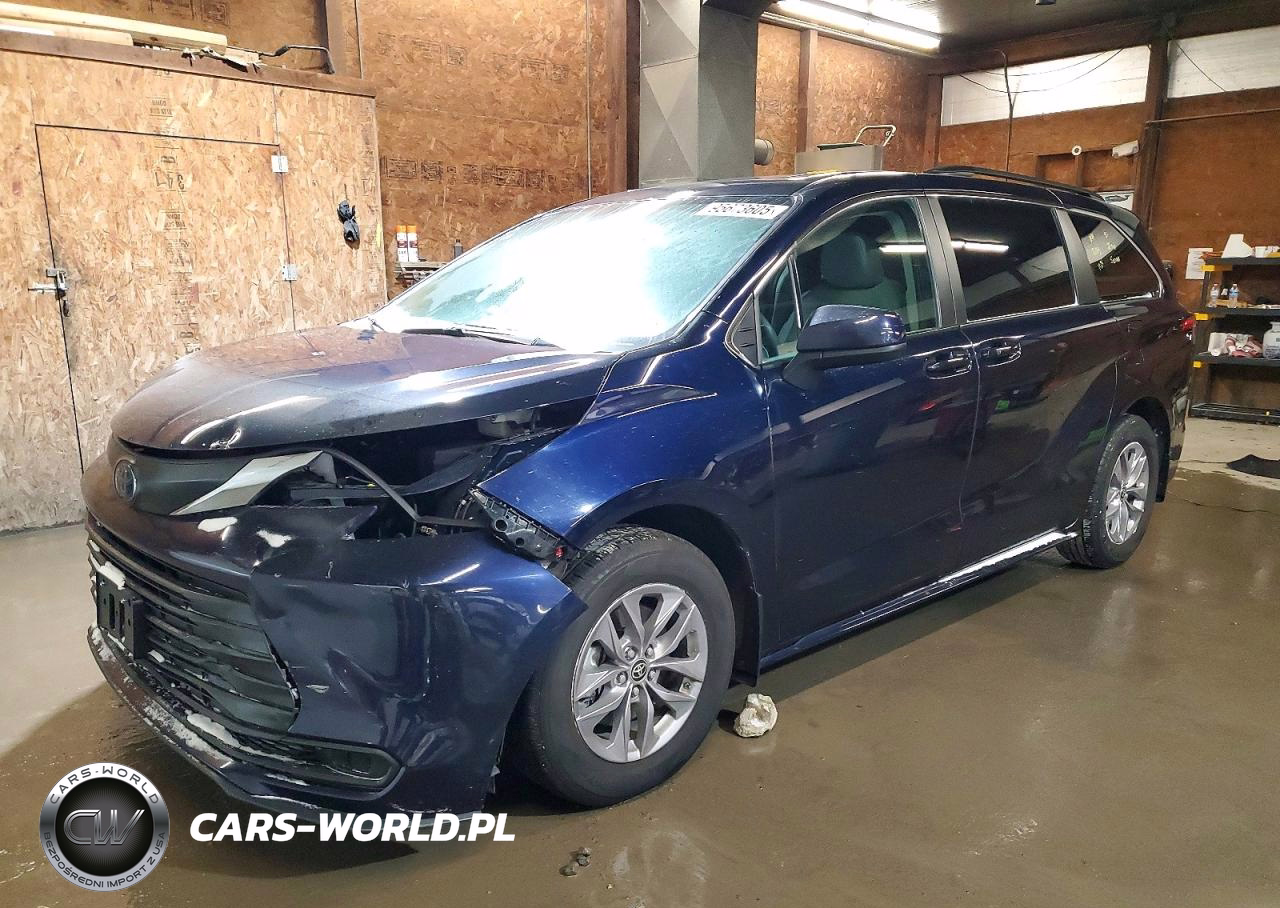 2022 Toyota Sienna Le