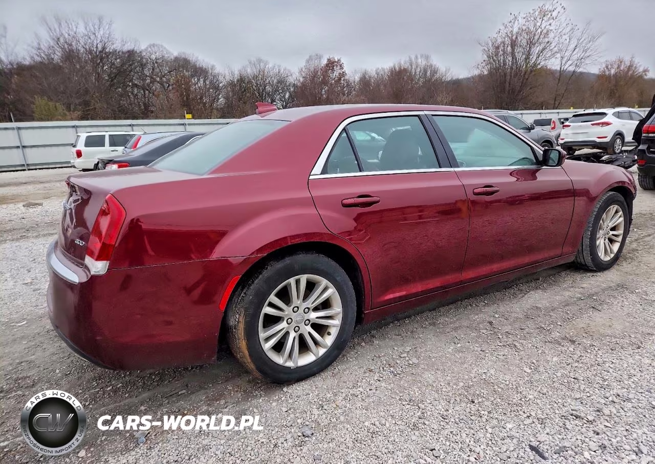 2016 Chrysler 300 Limited VIN:2C3CCAAG7GH329049 - 3