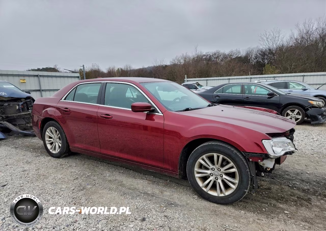 2016 Chrysler 300 Limited VIN:2C3CCAAG7GH329049 - 4