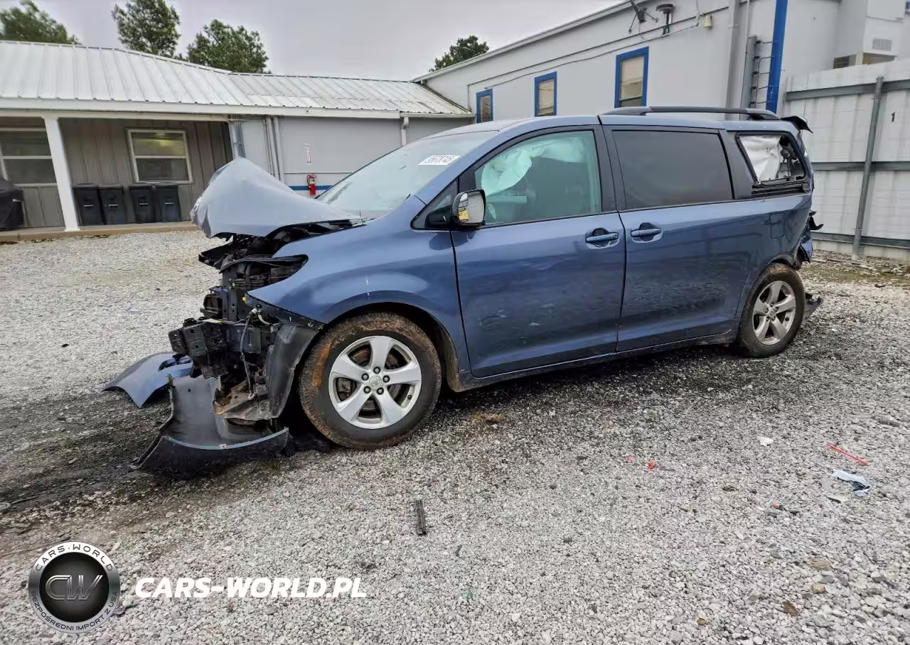 2017 Toyota Sienna Le