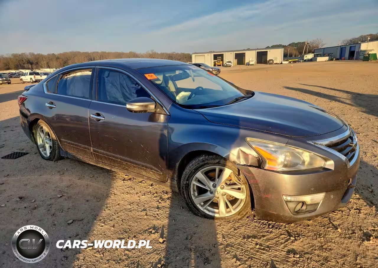 2014 Nissan Altima 2.5 VIN:1N4AL3AP2EC143942 - 4