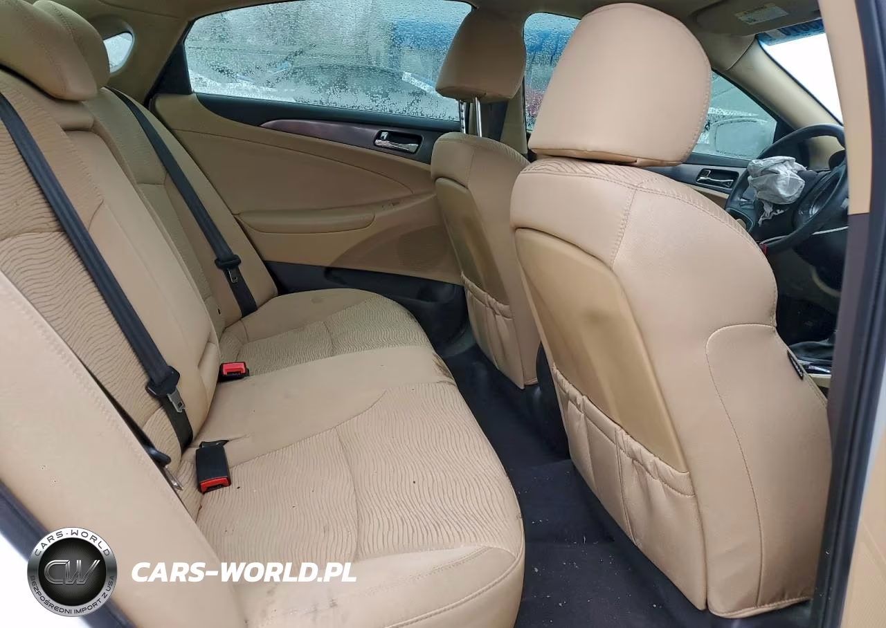 2015 Hyundai Sonata VIN:KMHEC4A44FA128777 - 10