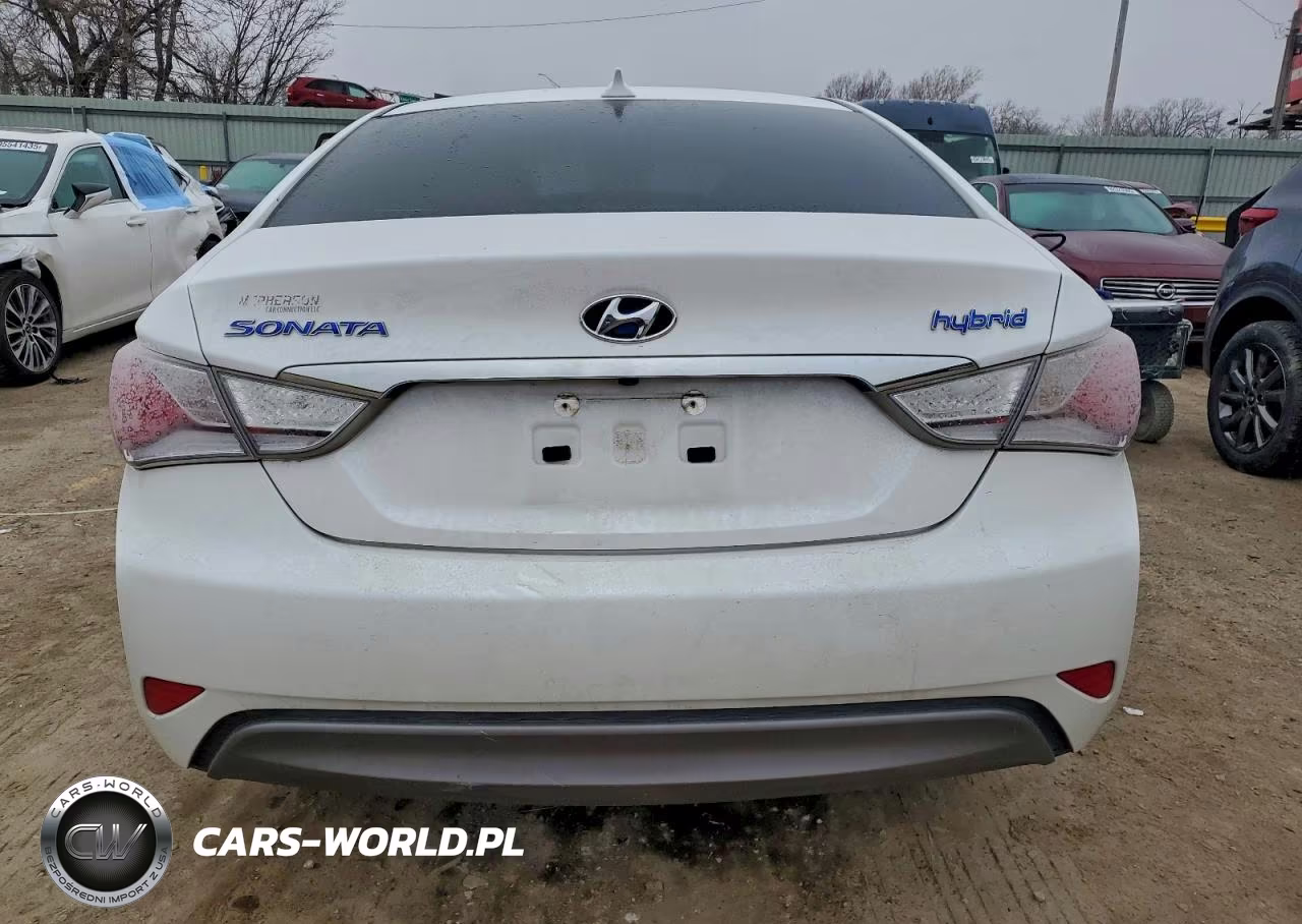 2015 Hyundai Sonata VIN:KMHEC4A44FA128777 - 6