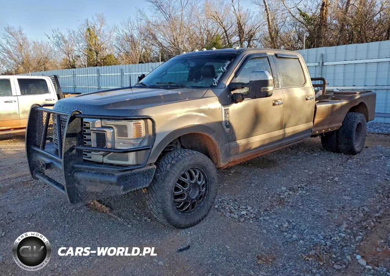 2022 Ford F350 Super Duty Flatbed Truck