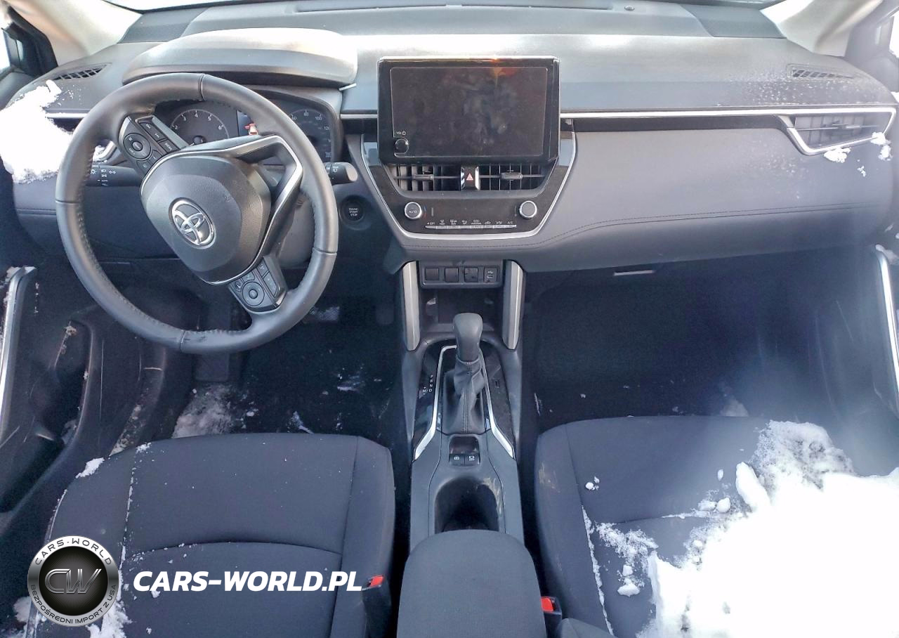 2024 Toyota Corolla Cross Le VIN:7MUCAABG6RV100825 - 8