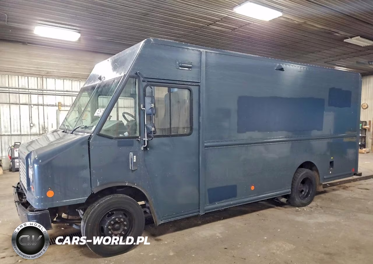 2020 Ford Commercial Chassis Delivery Truck