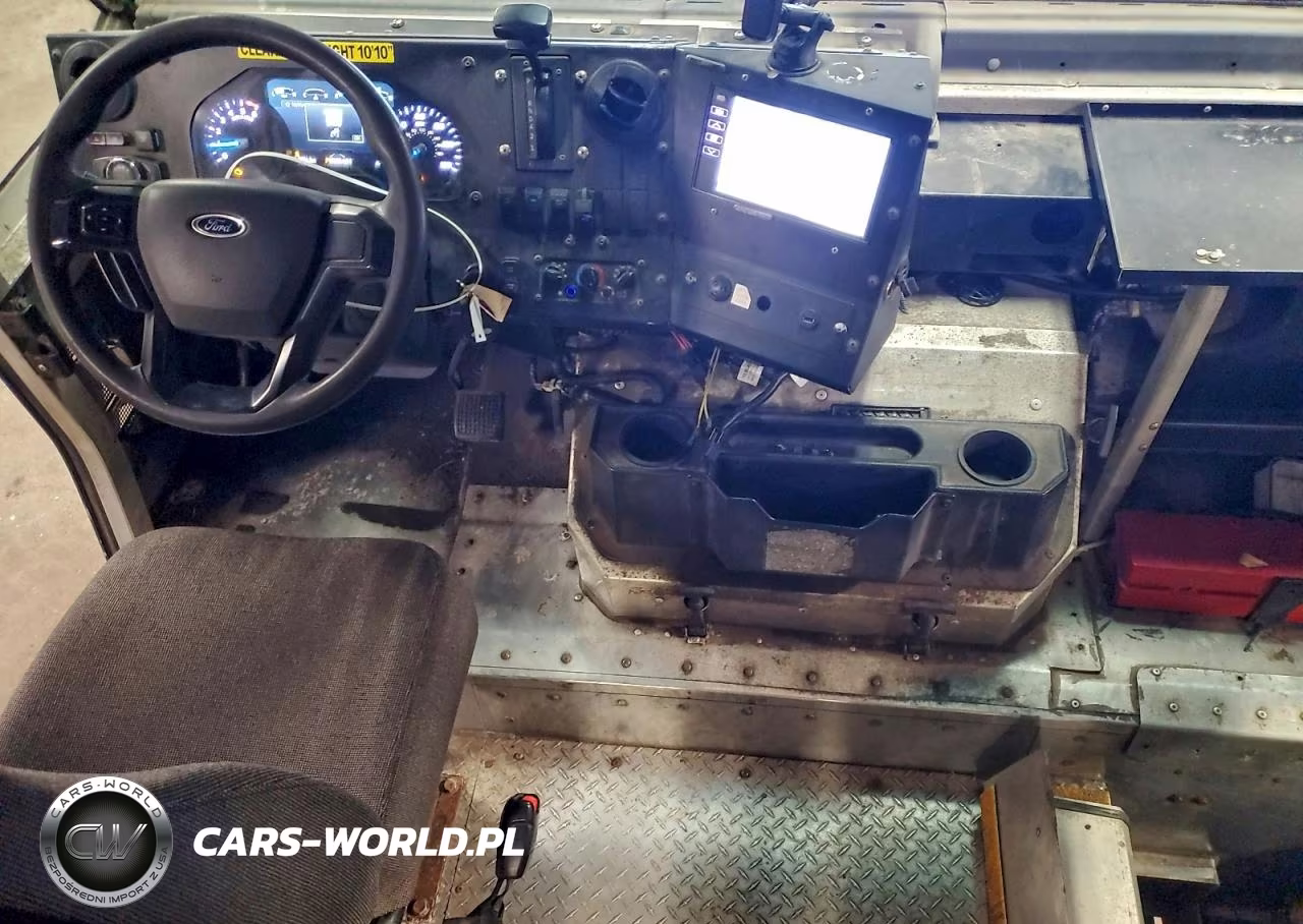 2020 Ford Commercial Chassis Delivery Truck VIN:1F65F5KN6L0A06273 - 8