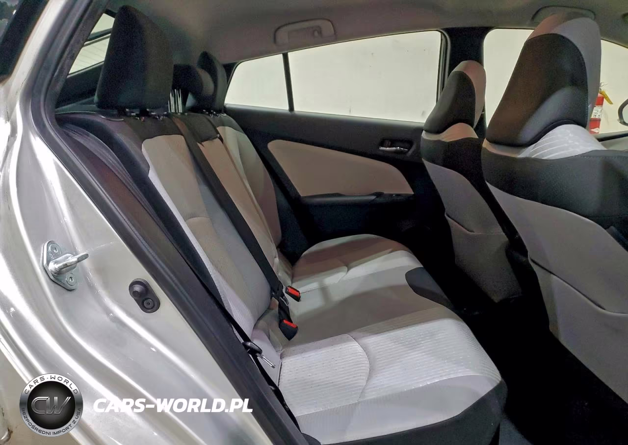 2016 Toyota Prius Two VIN:JTDKBRFU0G3519138 - 11