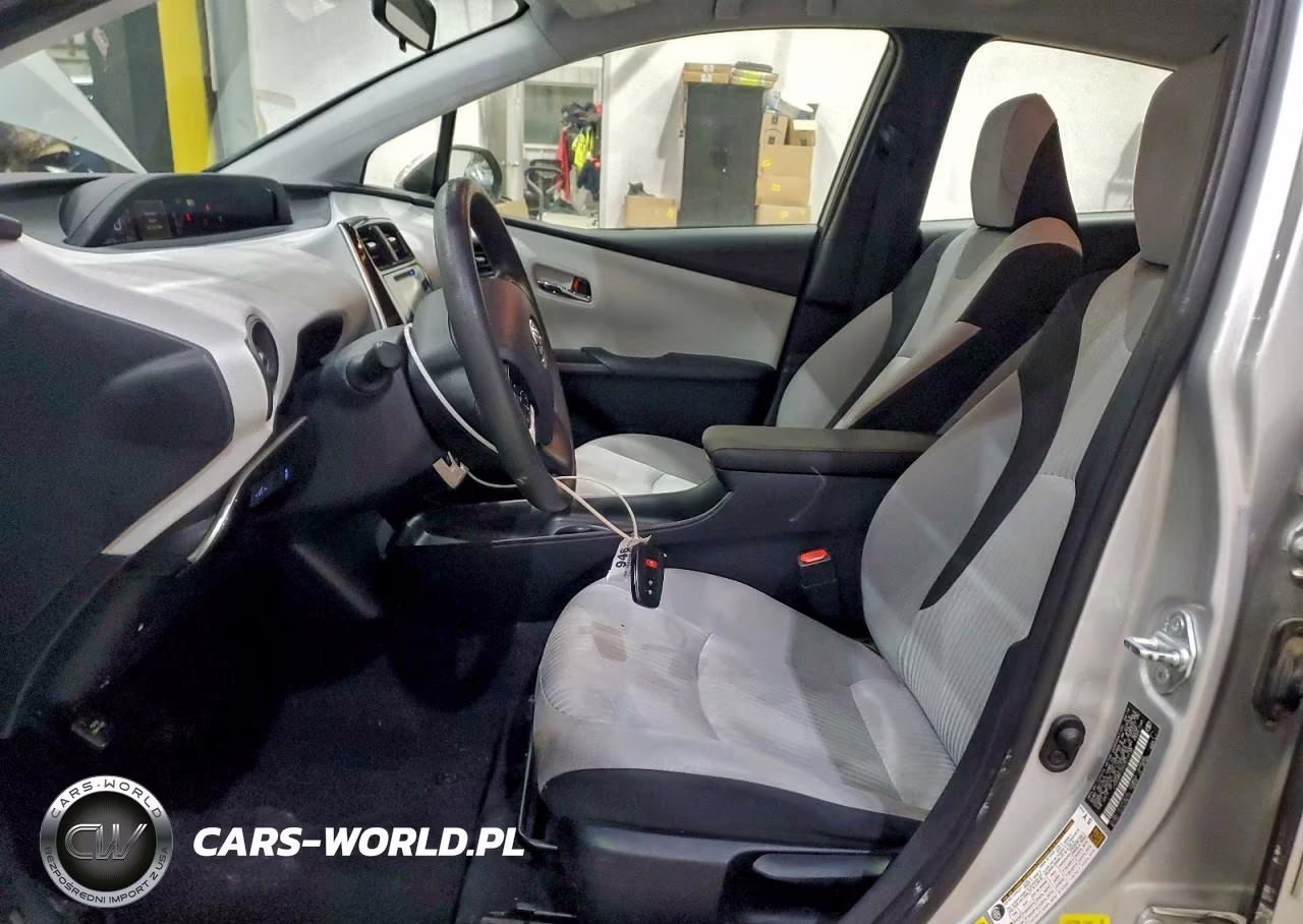2016 Toyota Prius Two VIN:JTDKBRFU0G3519138 - 7