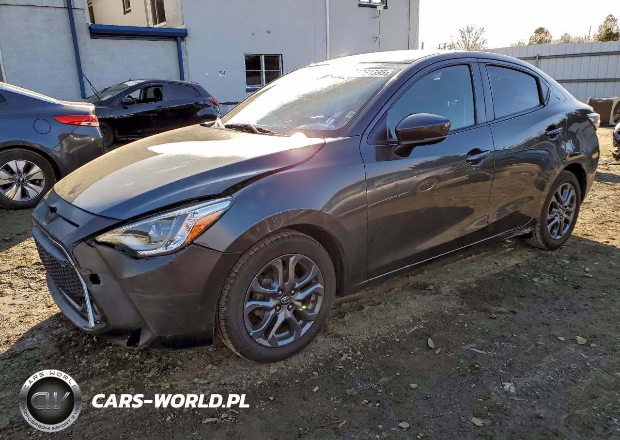 2019 Toyota Yaris L – zdjęcie 1 z 12