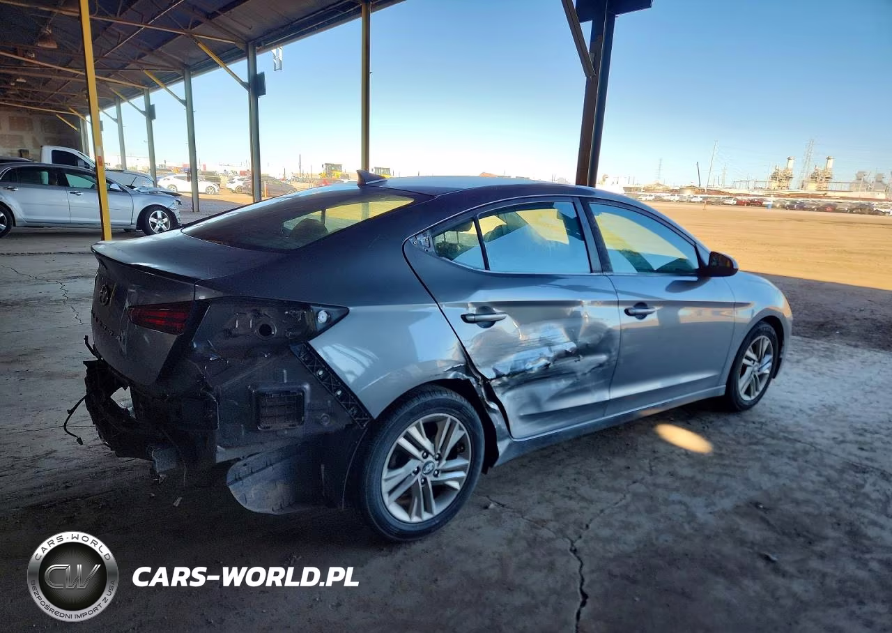 2019 Hyundai Elantra Sel VIN:5NPD84LF1KH424357 - 3