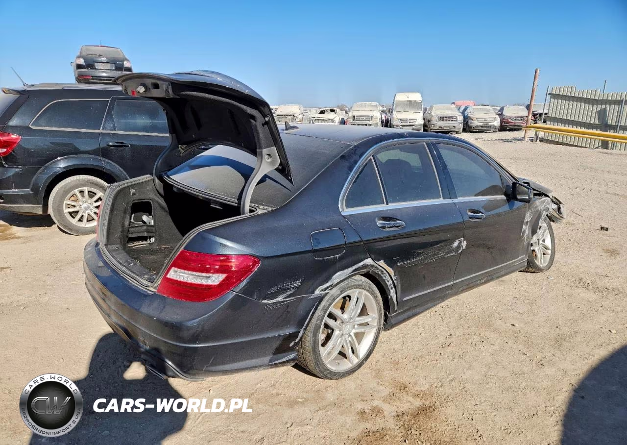 2012 Mercedes-Benz C 300 4Matic VIN:WDDGF8BB7CR193425 - 3