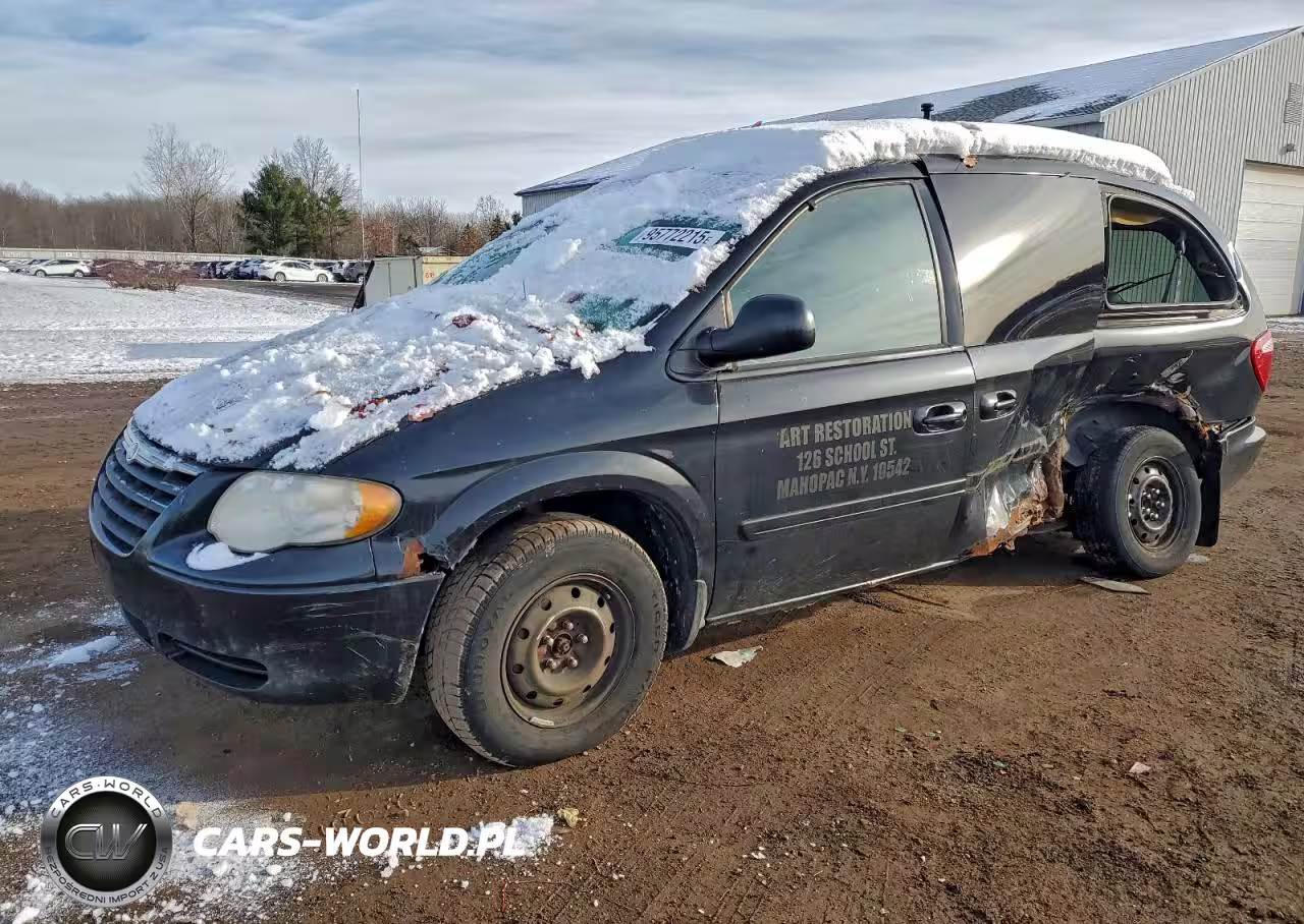 2005 Chrysler Town & Country Lx