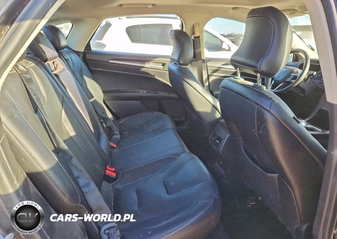2019 Ford Fusion Titanium VIN:3FA6P0D90KR116354 - 10