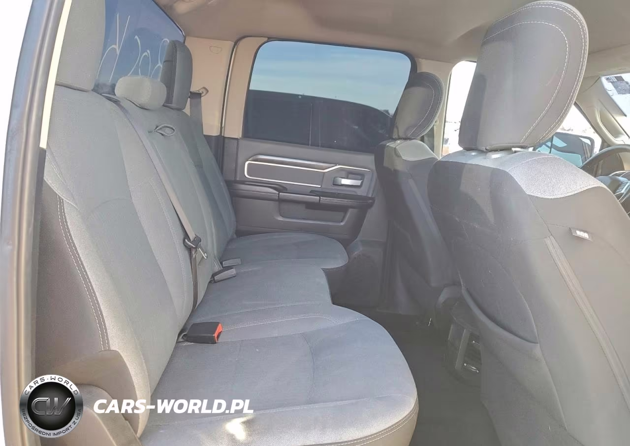 2019 Ram 2500 Big Horn VIN:3C6UR5DL9KG563823 - 10