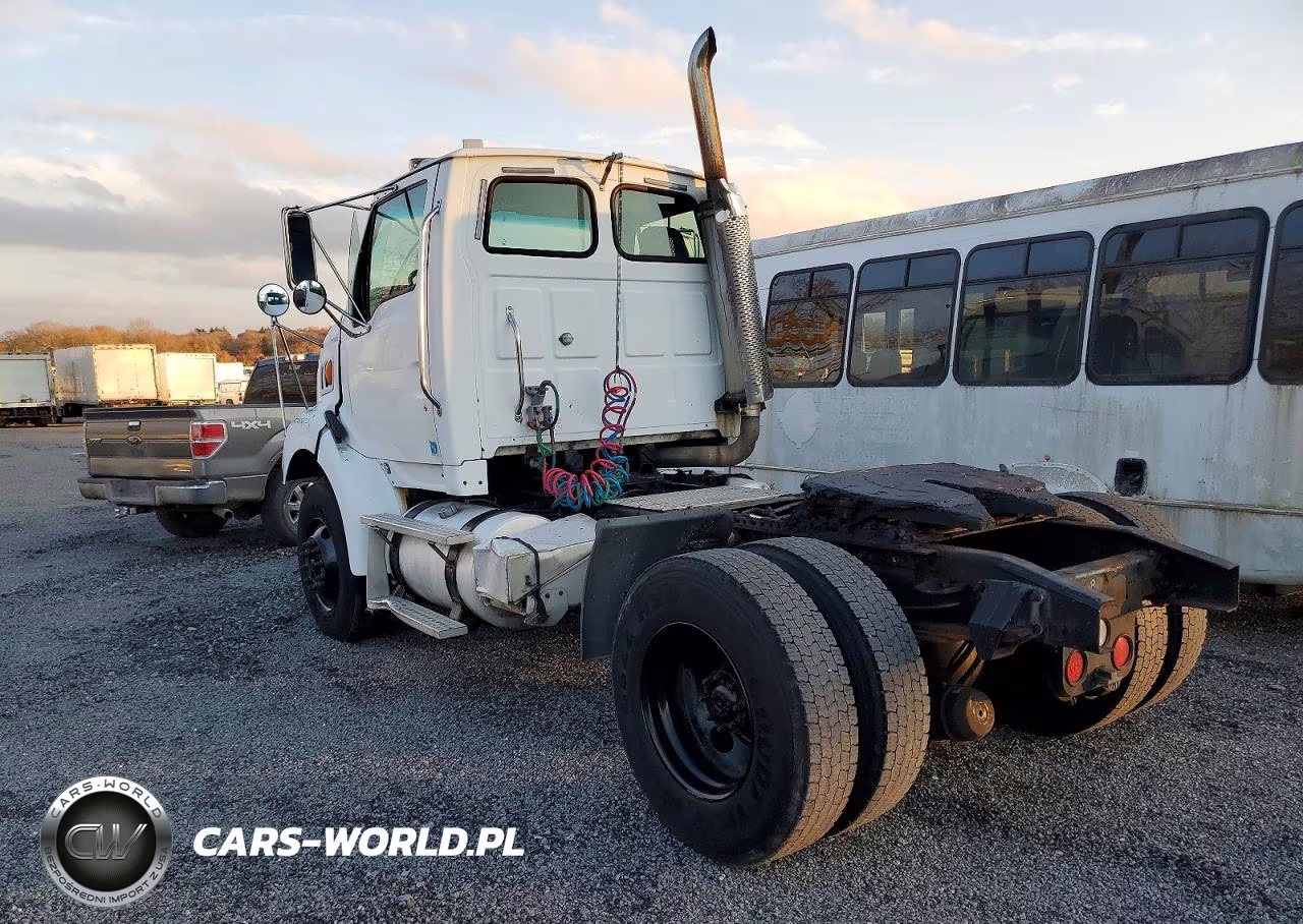 2007 Sterling A9500 Semi Truck VIN:2FWBA3CV67AW78670 - 3