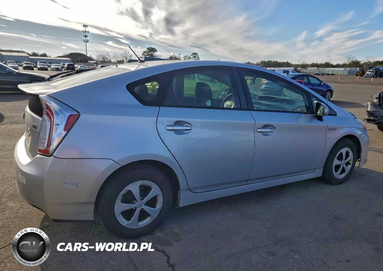 2013 Toyota Prius VIN:JTDKN3DU8D5579322 - 3