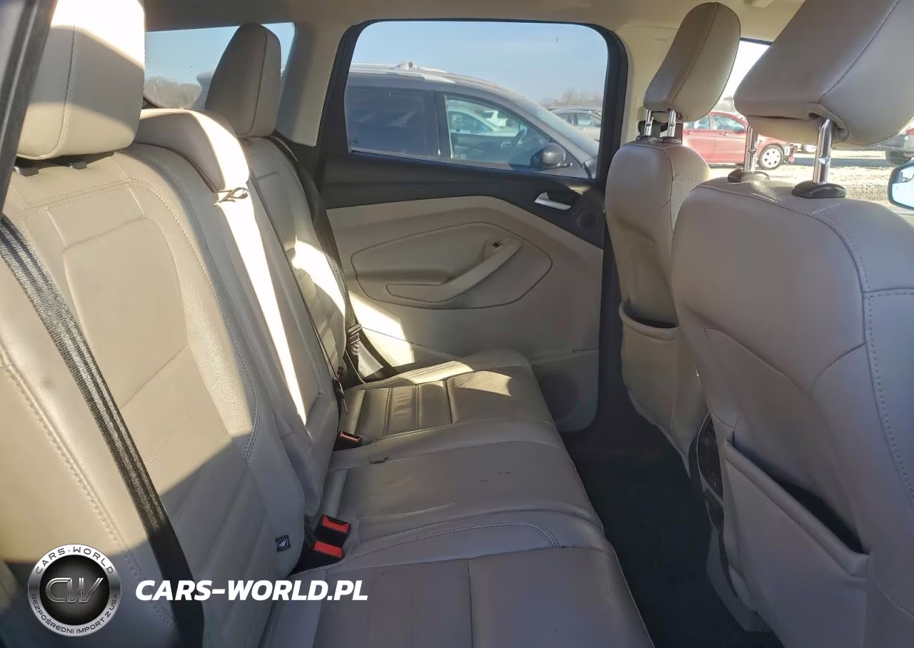 2019 Ford Escape Titanium VIN:1FMCU9J95KUC32779 - 10