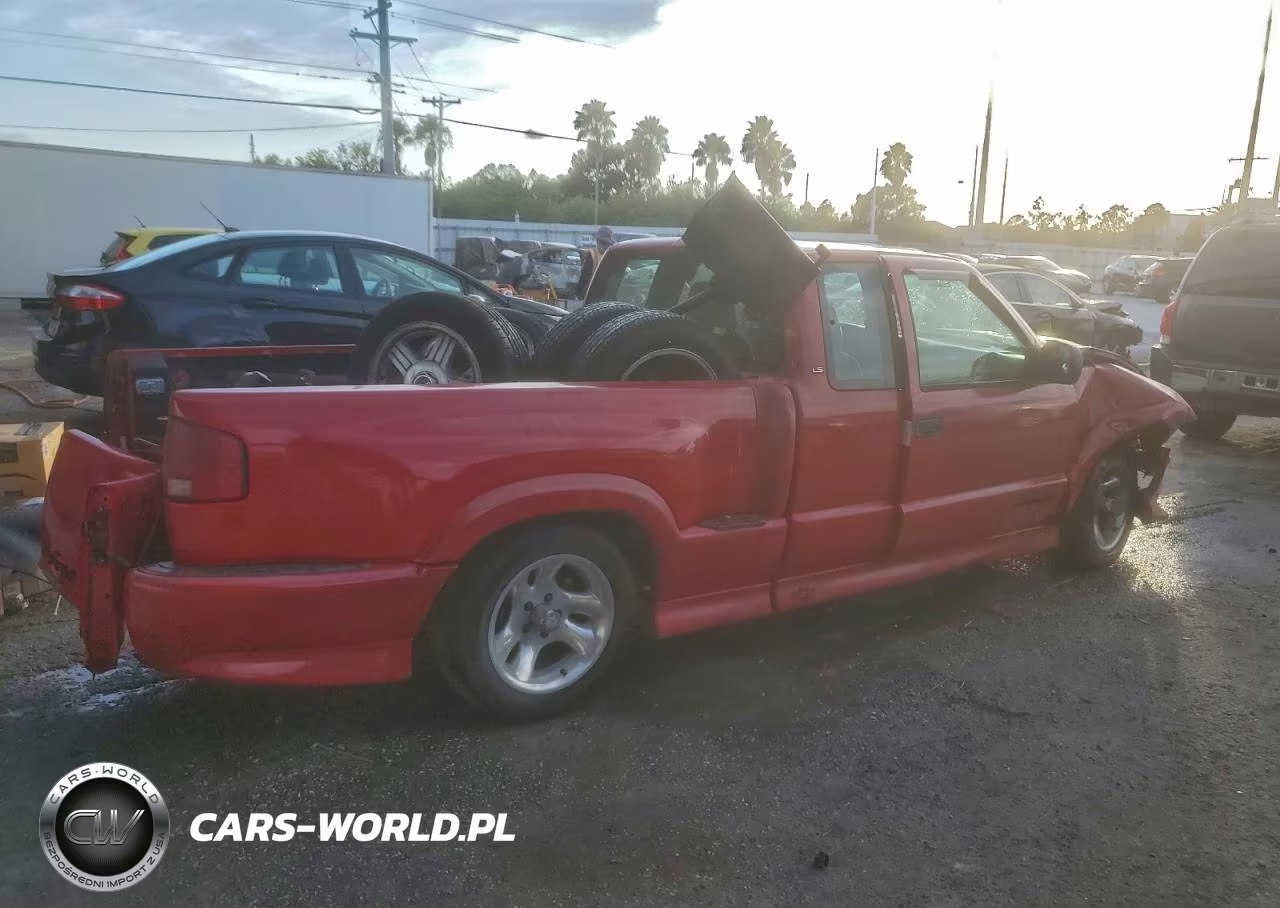 2001 Chevrolet S Truck S10 VIN:1GCCS19W818210806 - 3