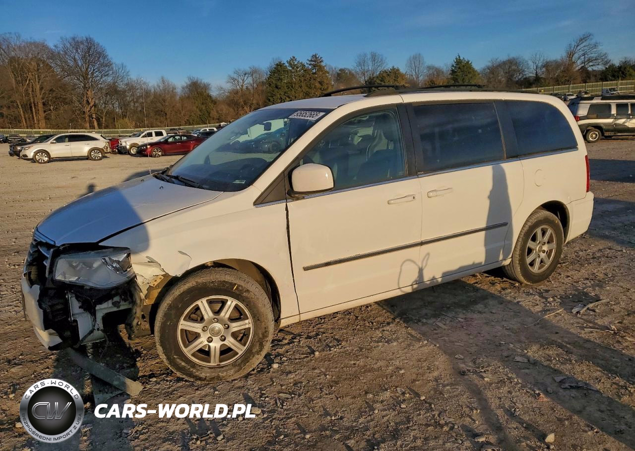 2010 Chrysler Town & Country Touring