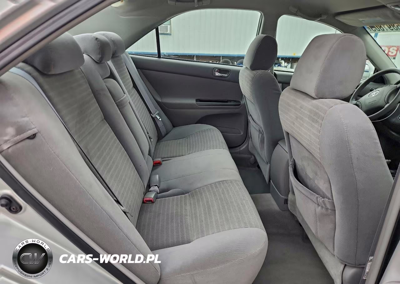 2005 Toyota Camry Le VIN:4T1BE32K85U623954 - 10