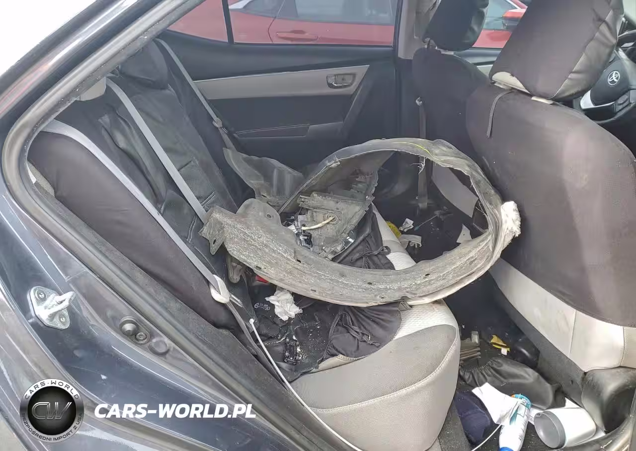 2018 Toyota Corolla L VIN:5YFBURHE5JP849002 - 10