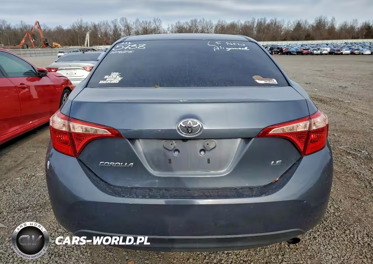 2018 Toyota Corolla L VIN:5YFBURHE5JP849002 - 6