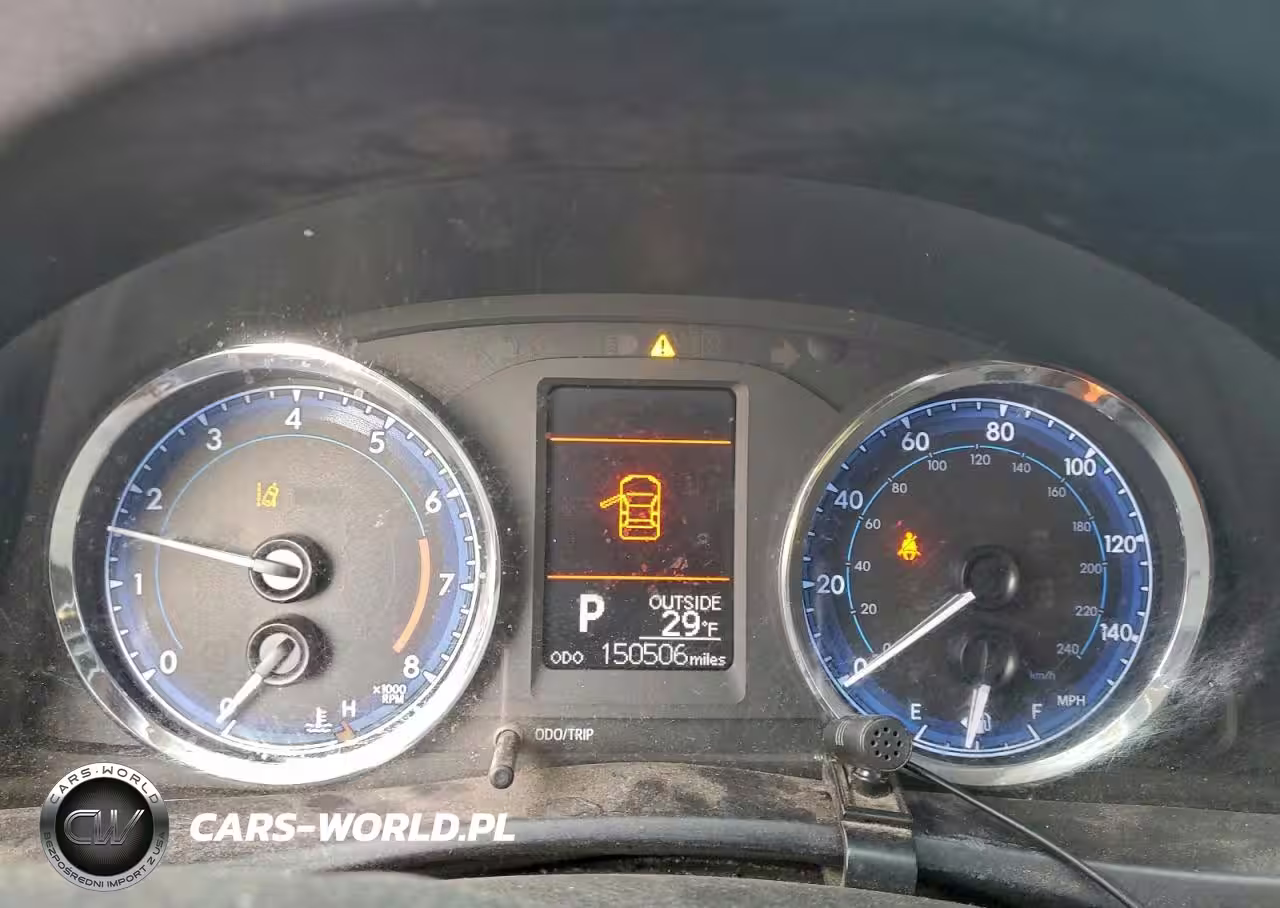2018 Toyota Corolla L VIN:5YFBURHE5JP849002 - 9