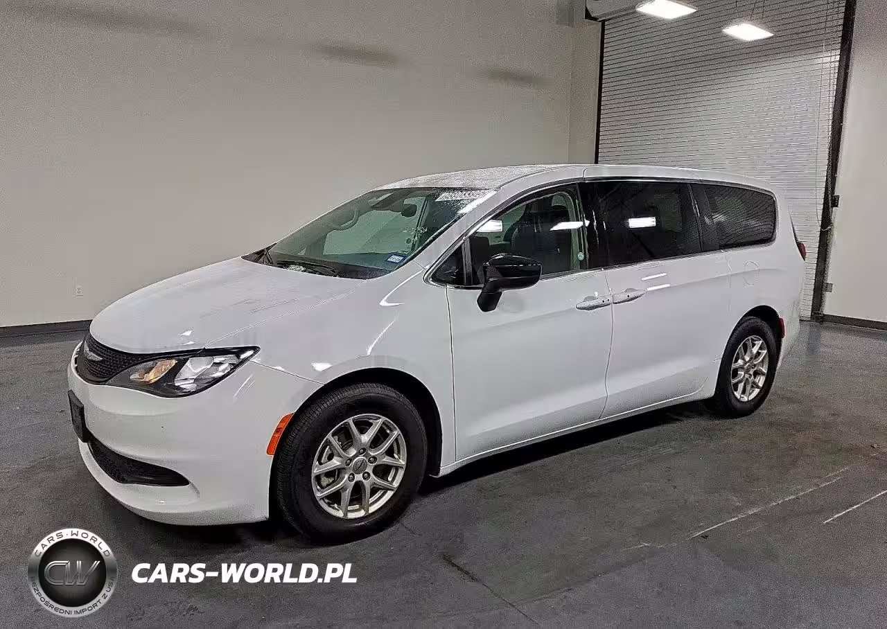 2024 Chrysler Voyager Lx
