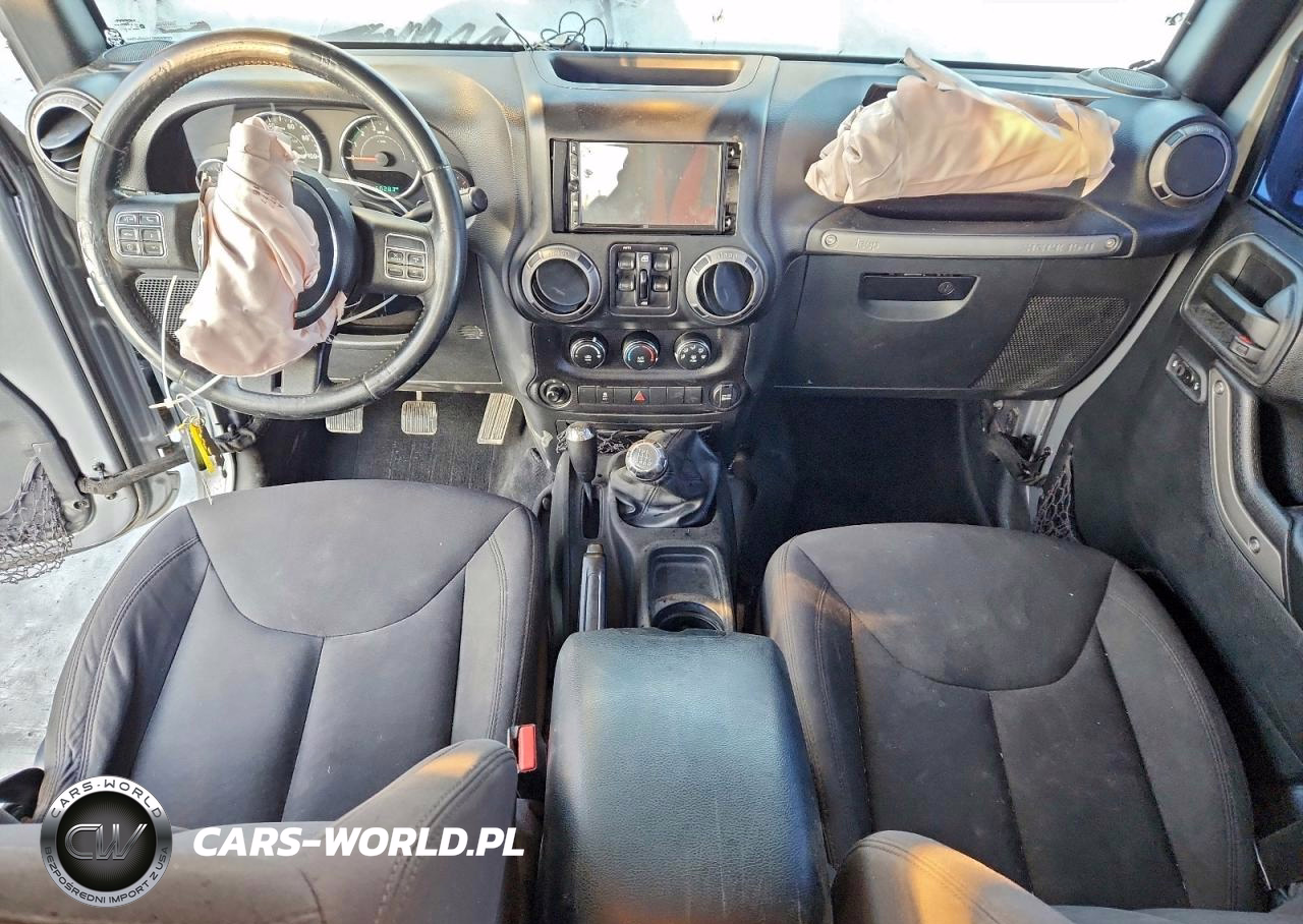 2016 Jeep Wrangler Unlimited Sport VIN:1C4BJWDGXGL211215 - 8