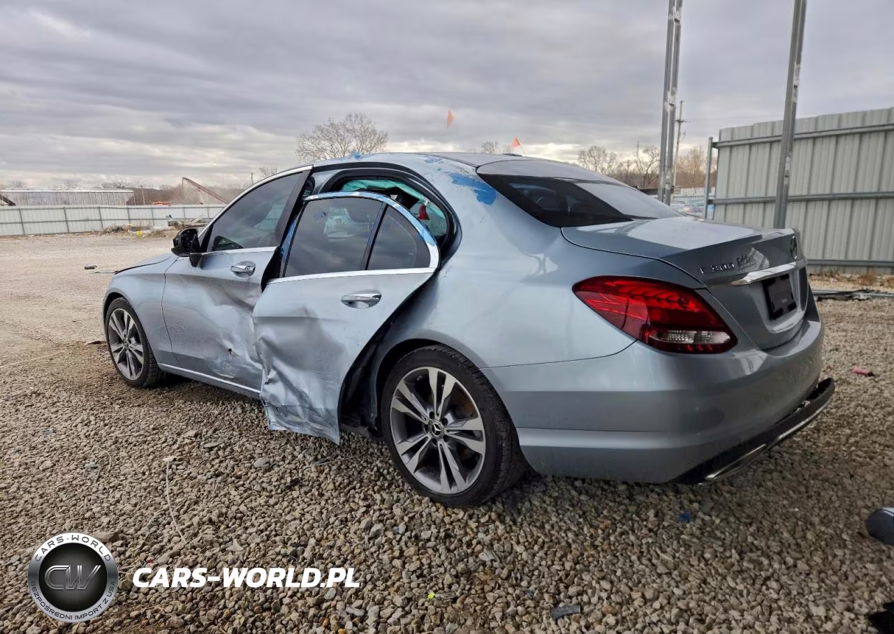 2018 Mercedes-Benz C 300 VIN:55SWF4JB3JU243822 - 2