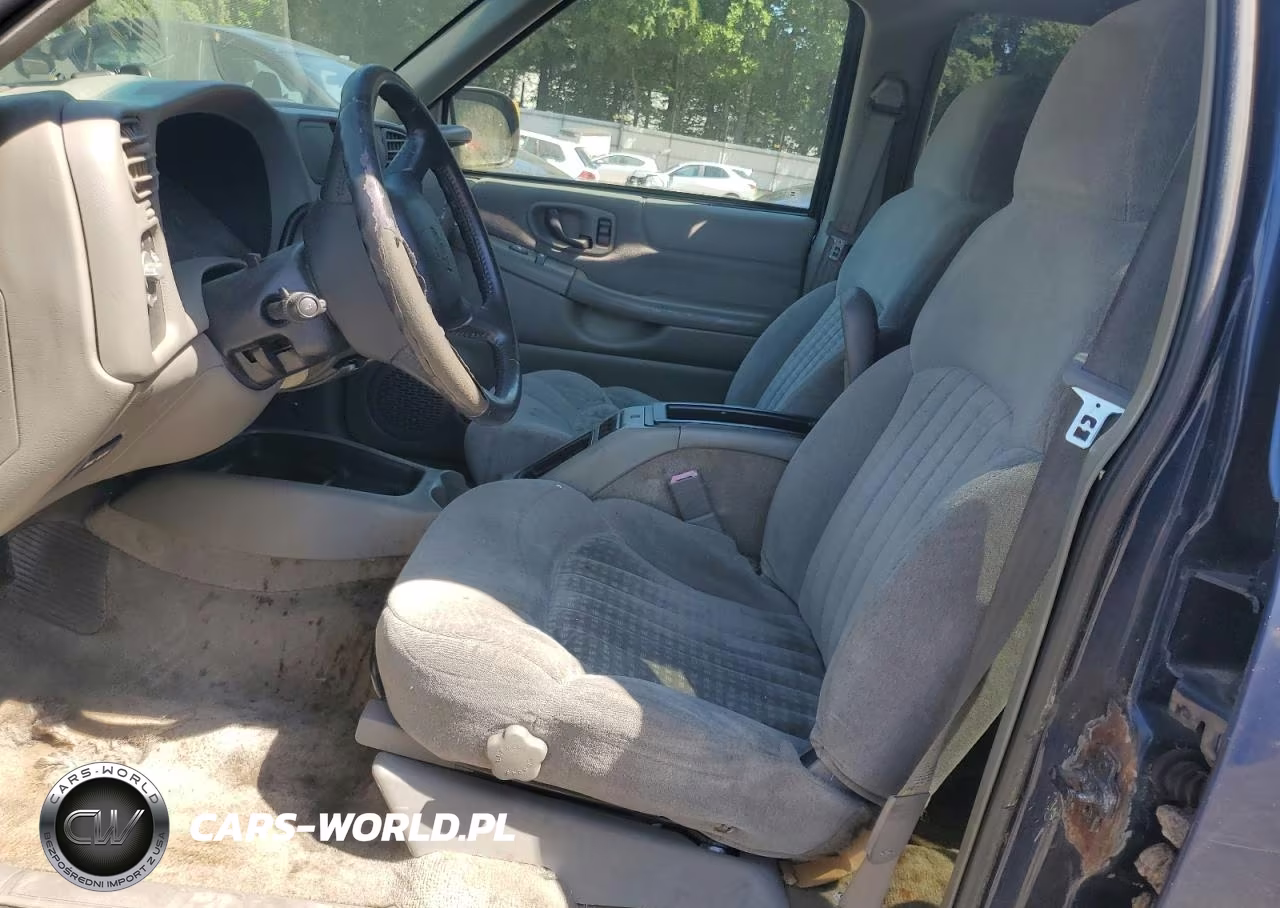 2002 Chevrolet Blazer VIN:1GNCS13W32K210295 - 7