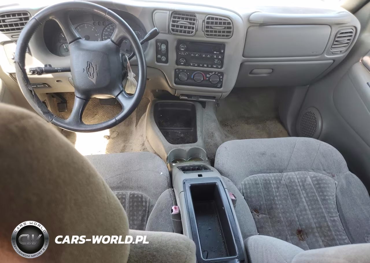 2002 Chevrolet Blazer VIN:1GNCS13W32K210295 - 8